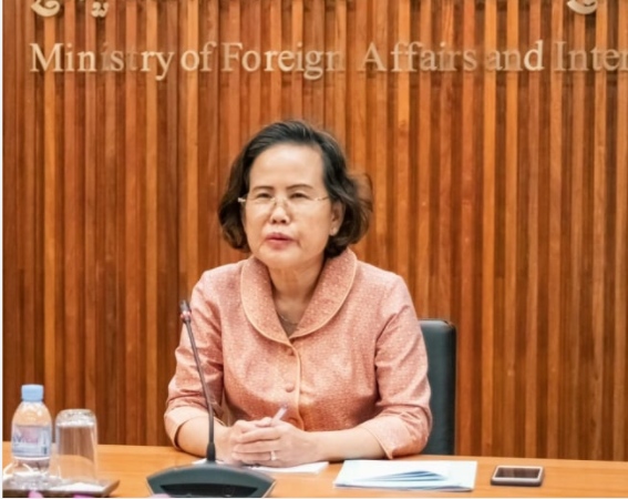 国王委任杜邦娜女士为柬埔寨驻英大使