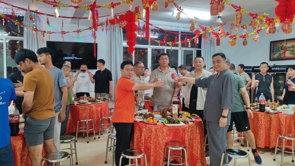 中国大唐中柬员工共度欢乐除夕
