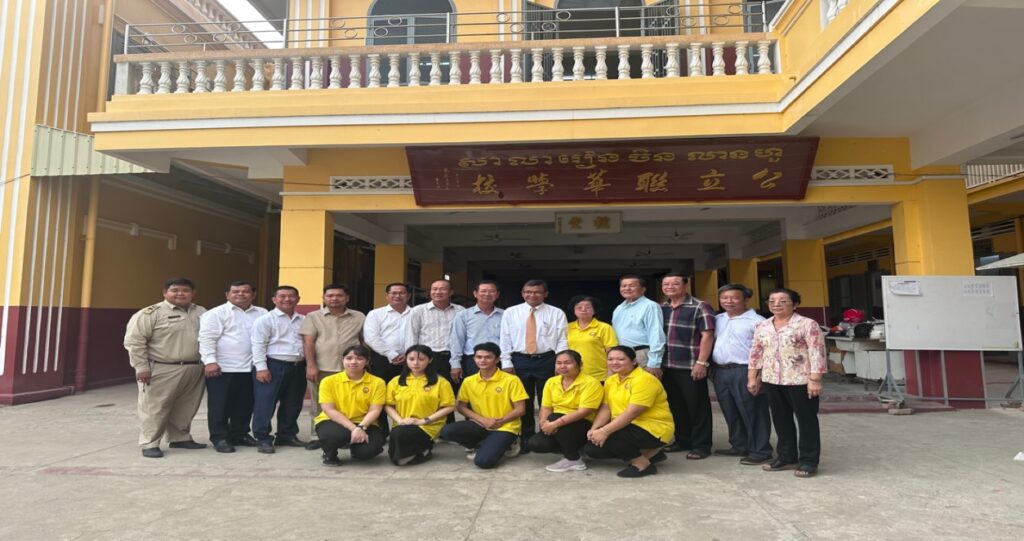 调研指导促发展 关怀期待再砥砺 ——柬埔寨教育部长洪尊那隆检查指导马德望公立联华学校教学工作