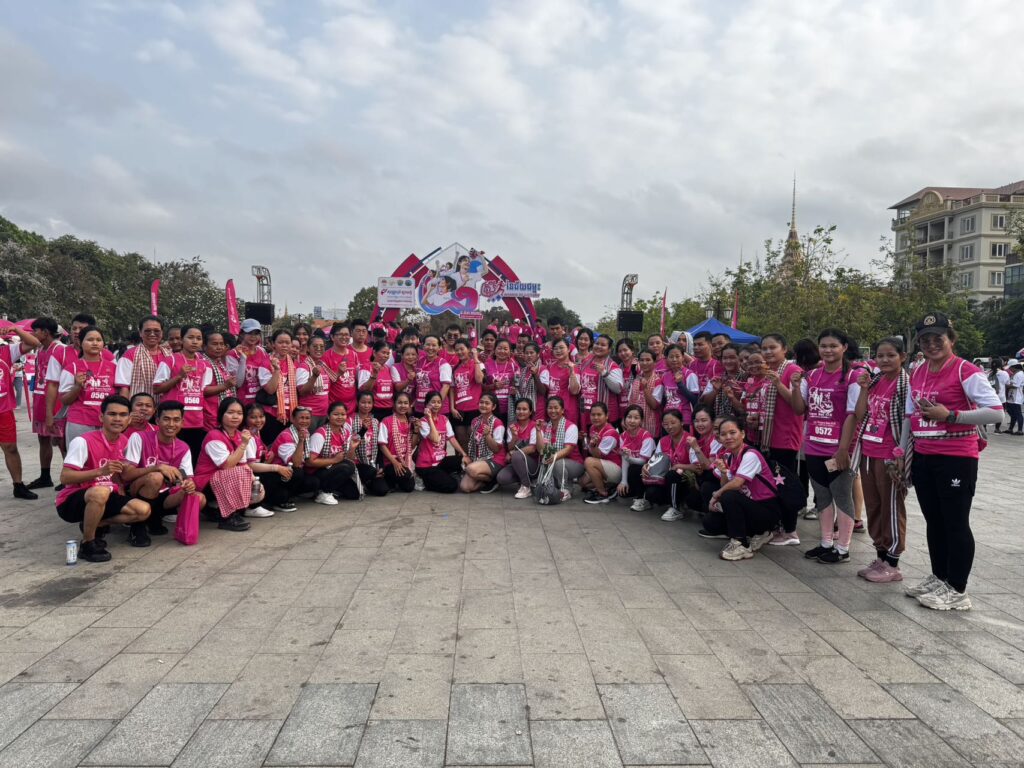 广肇教师三八妇女节参加马拉松公益活动