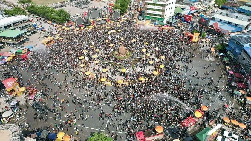柬新年前两天贡不接待游客近90万人次
