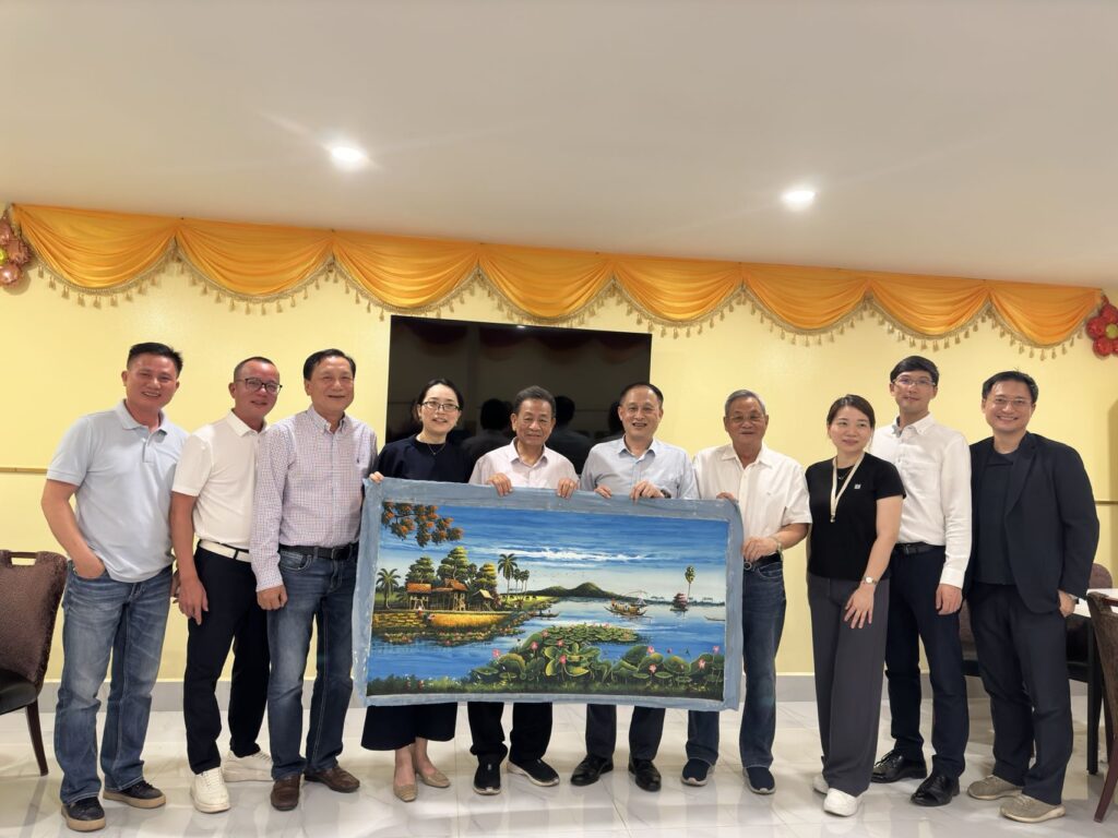 东博会秘书处梁艺光副秘书长拜访柬埔寨港澳商会