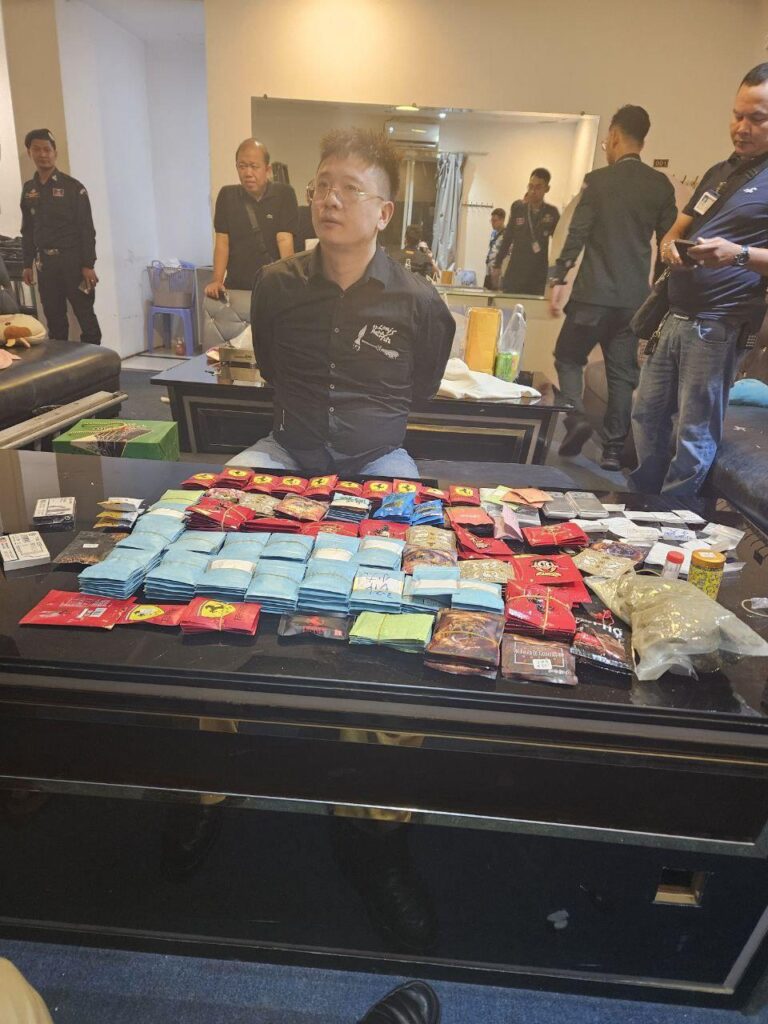 金边警方突袭一涉毒KTV逮捕111人