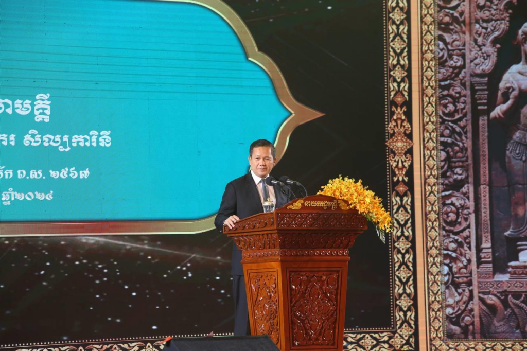 洪玛内总理谈全球一体化与文化多元化