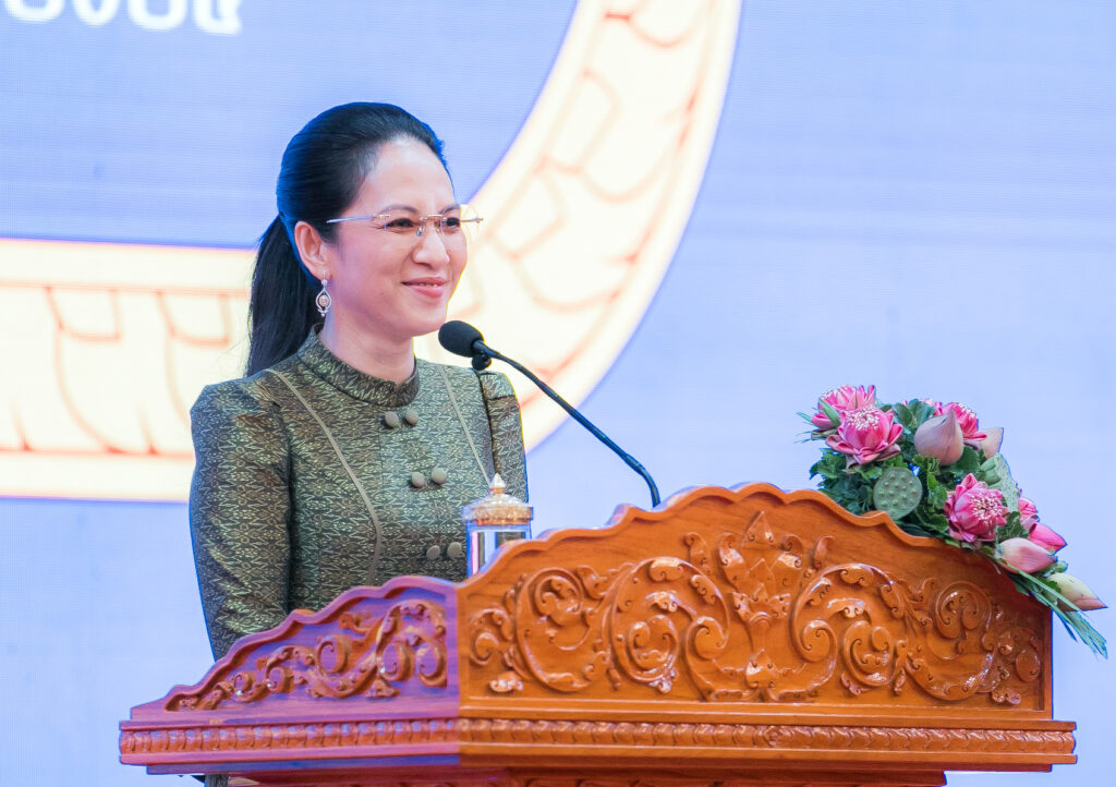 柬埔寨第一夫人呼吁民众积极参与爱心捐款活动