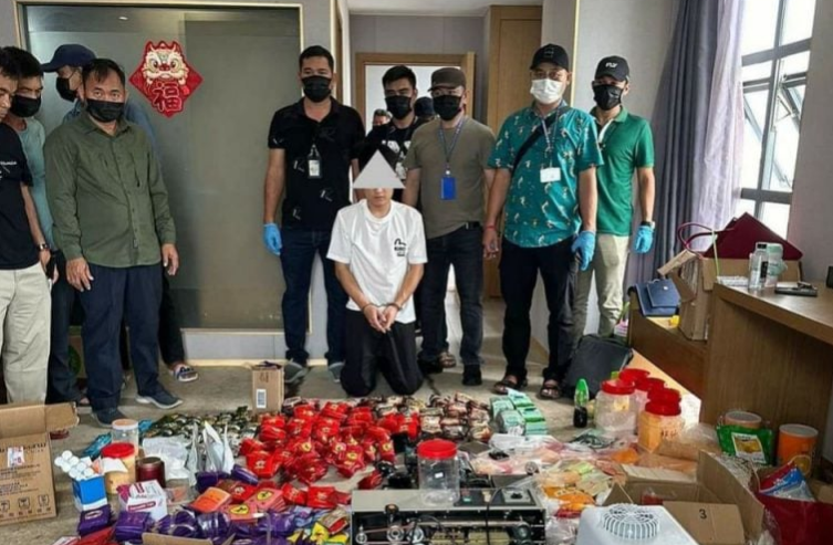 西港一名中国男子涉枪涉毒被捕