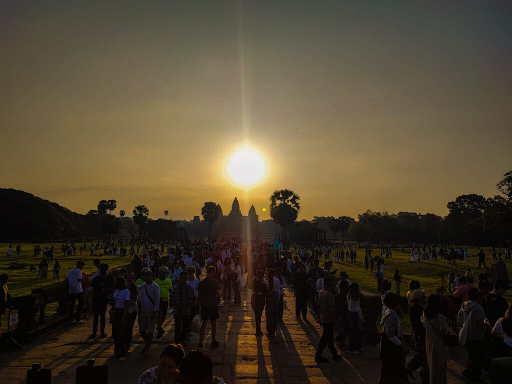全球最美日出旅游景点  柬埔寨吴哥窟排名第一