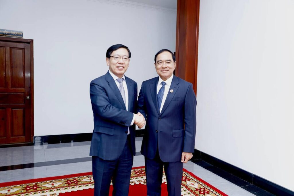 国务部长李突会见中国大使王文天