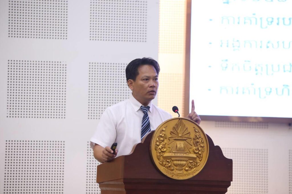 柬皇家科学院举办“中东冲突局势”圆桌会议